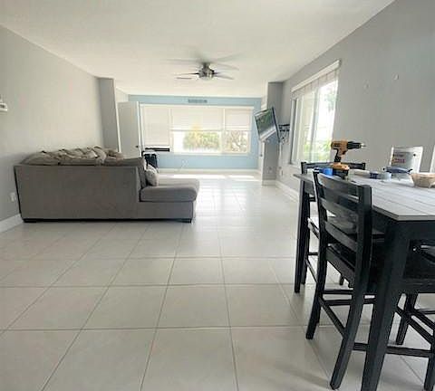 5th image of 55 Harbor View Ln APT 101