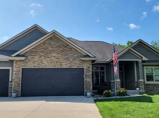 140 Hidden Meadow Dr, Waukee, IA 50263