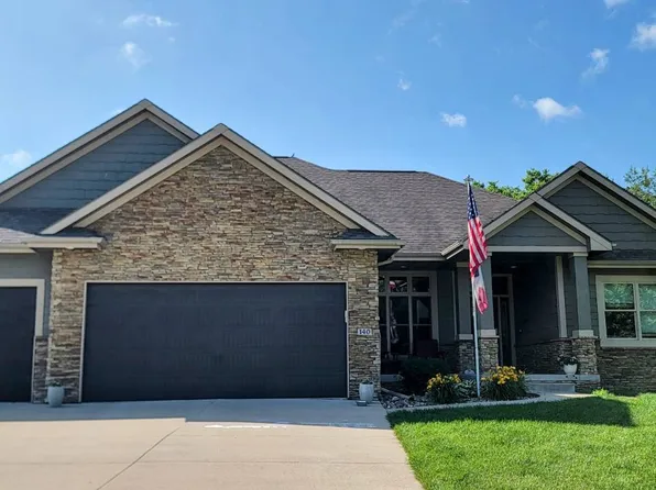 140 Hidden Meadow Dr, Waukee, IA 50263
