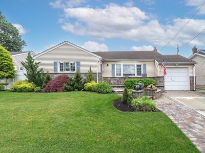 557 Western Park Drive, West Hempstead, NY, 11552