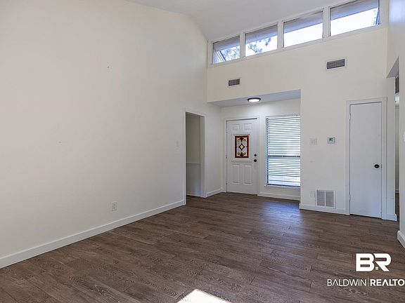 2nd image of 108 Buena Vista Dr