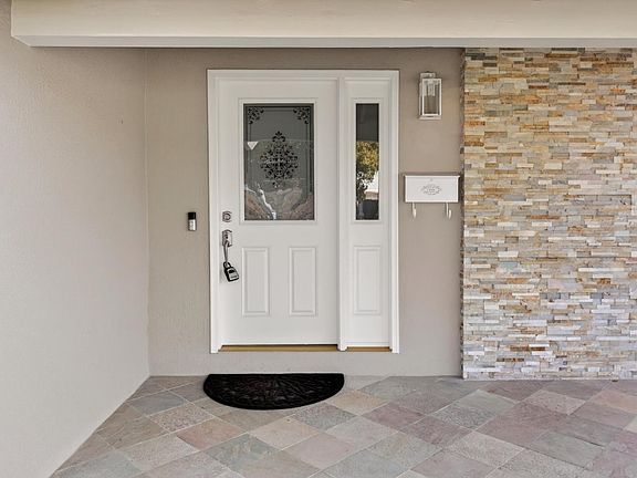 4th image of 7552 Tiptoe Ln