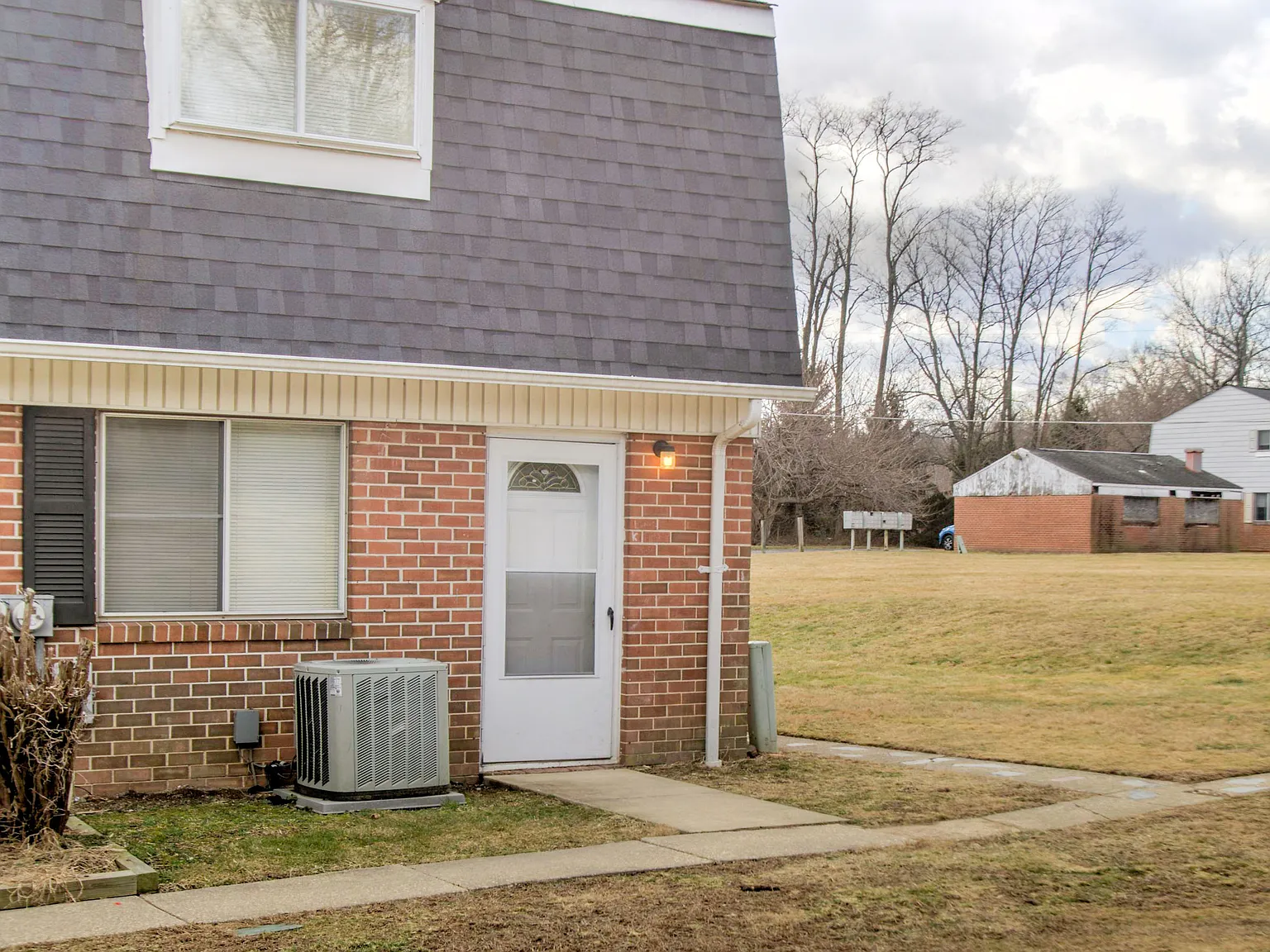 231 Melrose Ct — Photo 1