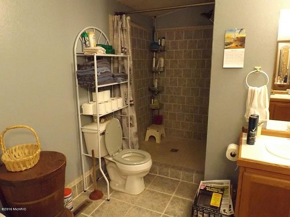 2nd image of 2800 Shady Hill Dr