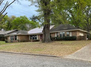 225 La Jolla Dr, Athens, TX 75751