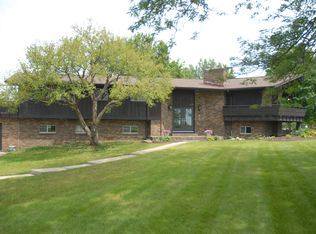 630 W Dupont Rd, Fort Wayne, IN 46825