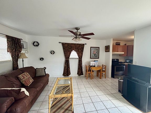 2nd image of 1632 Liberty St #2
