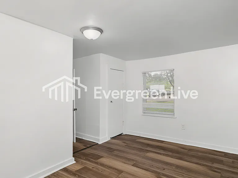 425 Lenard Ave — Photo 9