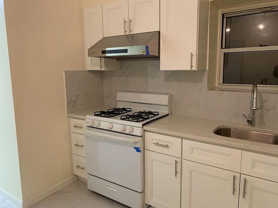 1st image of 205 Avenue Z #1