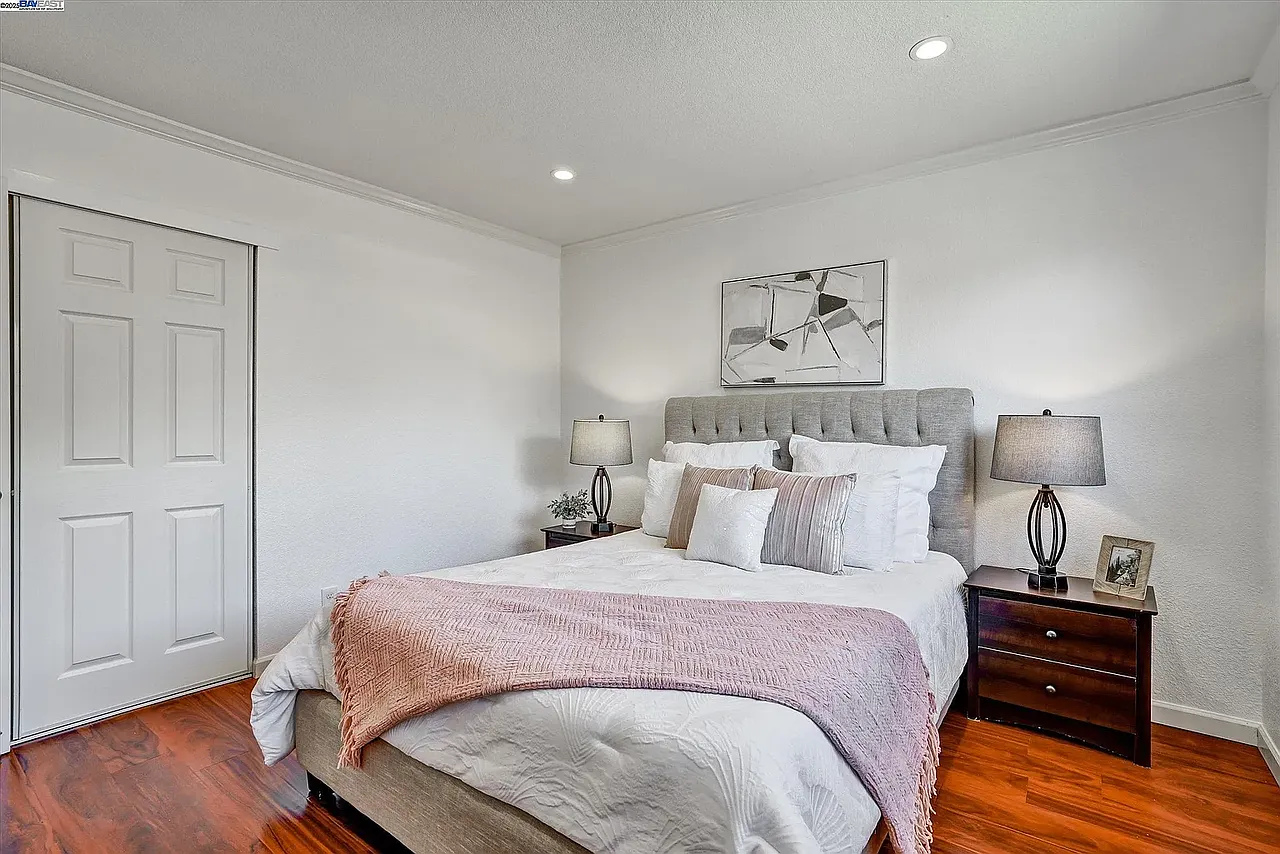 3 bed, 1811 sqft, $1,100 — Photo 3