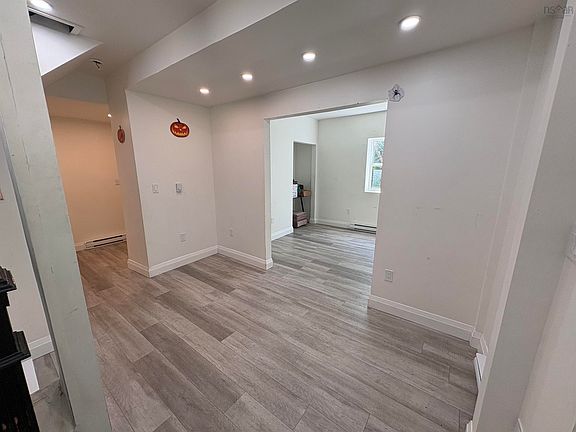 4th image of 89 Saint Phillips St