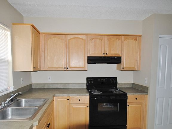 2nd image of 704 Bogie Ct