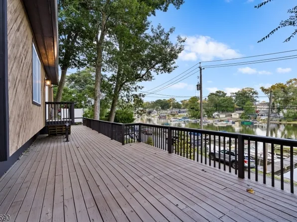 110 Hudson Ave, Hopatcong Boro, NJ 07843