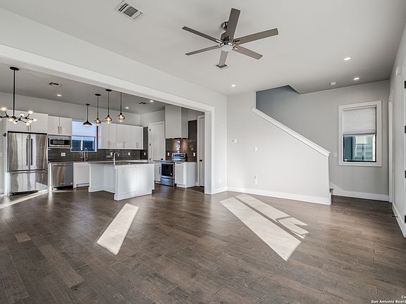 4th image of 715 GRANT AVE