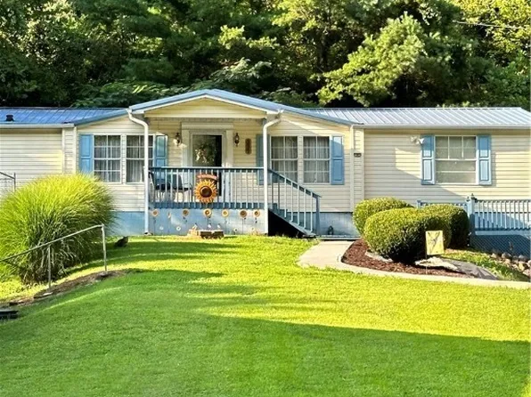 255 Godby Branch Rd, Chapmanville, WV 25508