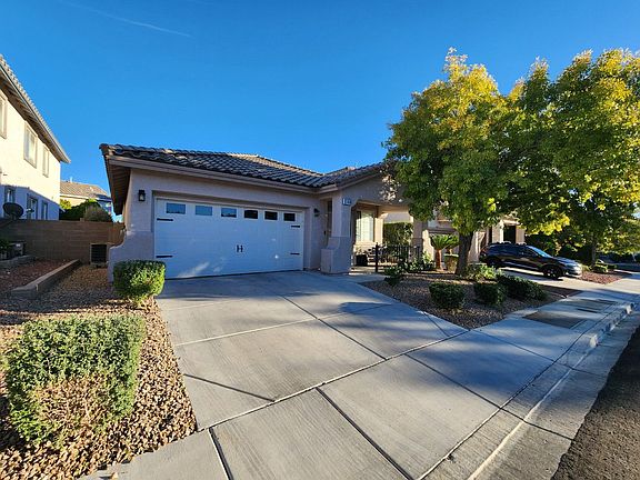 2nd image of 2746 Desert Zinnia Ln