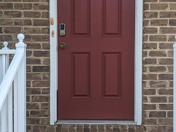 3rd image of 904 Winding Trail Ln