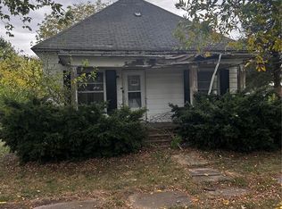 529 N 2nd St, Witt, IL 62094