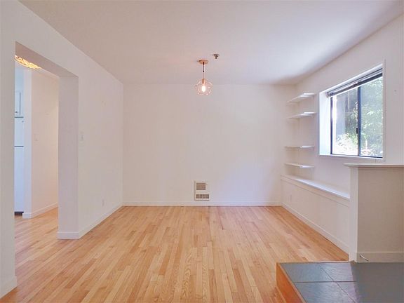 5th image of 463 Greenwich St #C