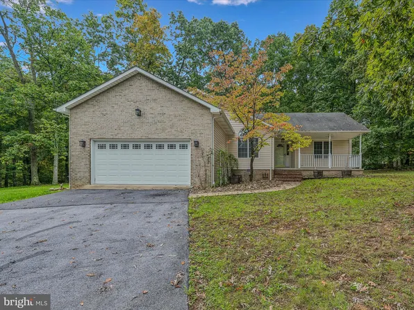 488 Chantilly Ln, Inwood, WV 25428