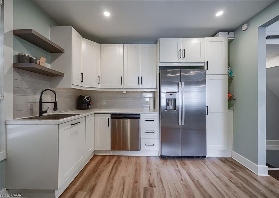 1st image of 36 Kerr St