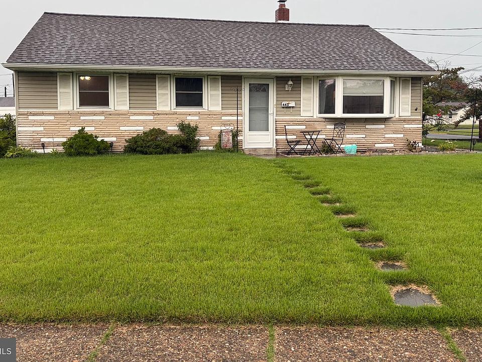 1st image of 443 Flanders Rd