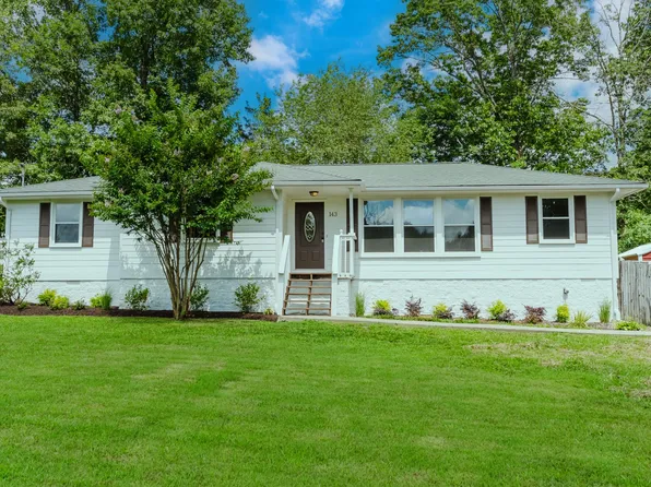 143 Bishop Ln, Burns, TN 37029