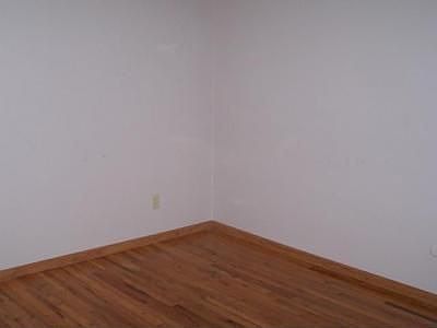 2nd image of 2831 Hillgate Rd