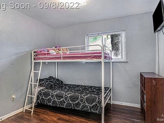 3rd image of 670 Calder Ave