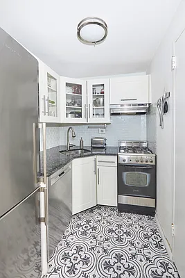 Rented by Compass | media 9