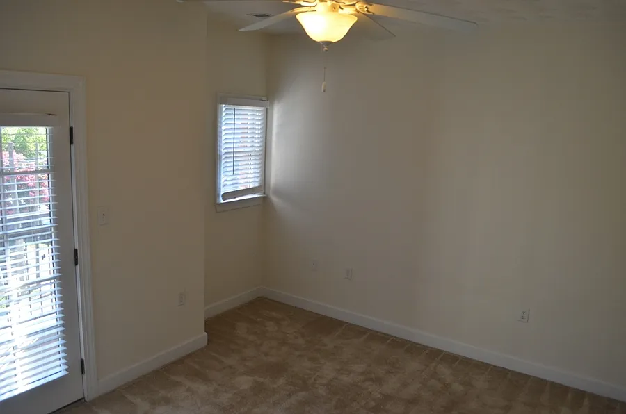 915-D Colley Avenue - 1 — Photo 2