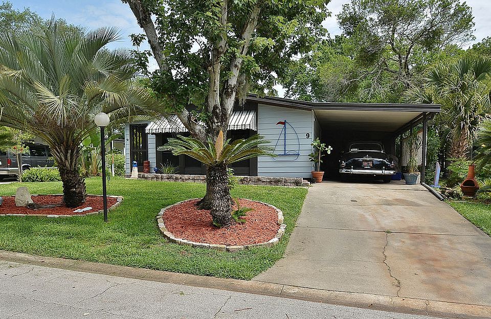 1st image of 8 Niagara Falls Cir