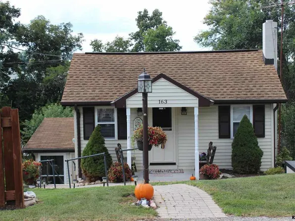 163 Conewago Park Dr, East Berlin, PA 17316