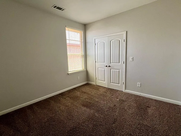 605 Dupont Ct — Photo 15