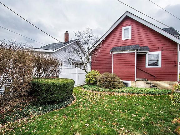 5th image of 17216 Oxford Ave