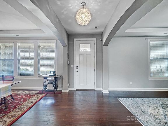 3rd image of 109 Belfry Loop