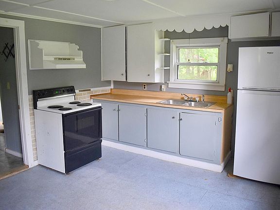 4th image of 1088 Fairbanks Road