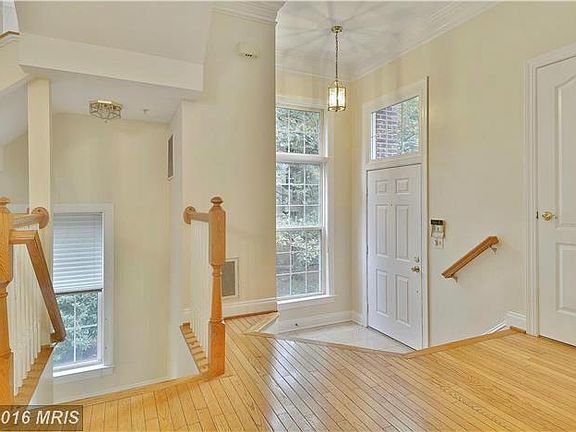 4th image of 215 Halpine Walk Ct