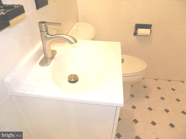 513 12th St NE #9 — Photo 22