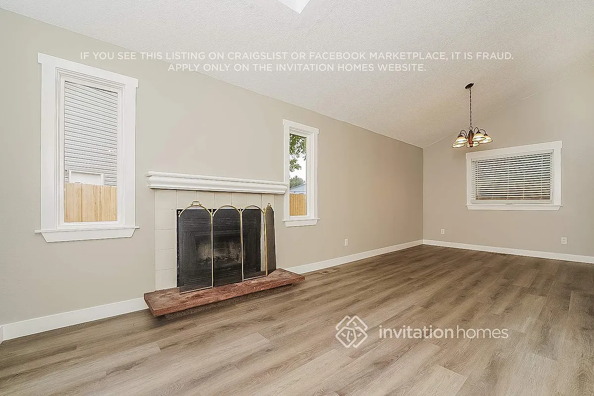 Building Photo - 1278 E 97th Pl