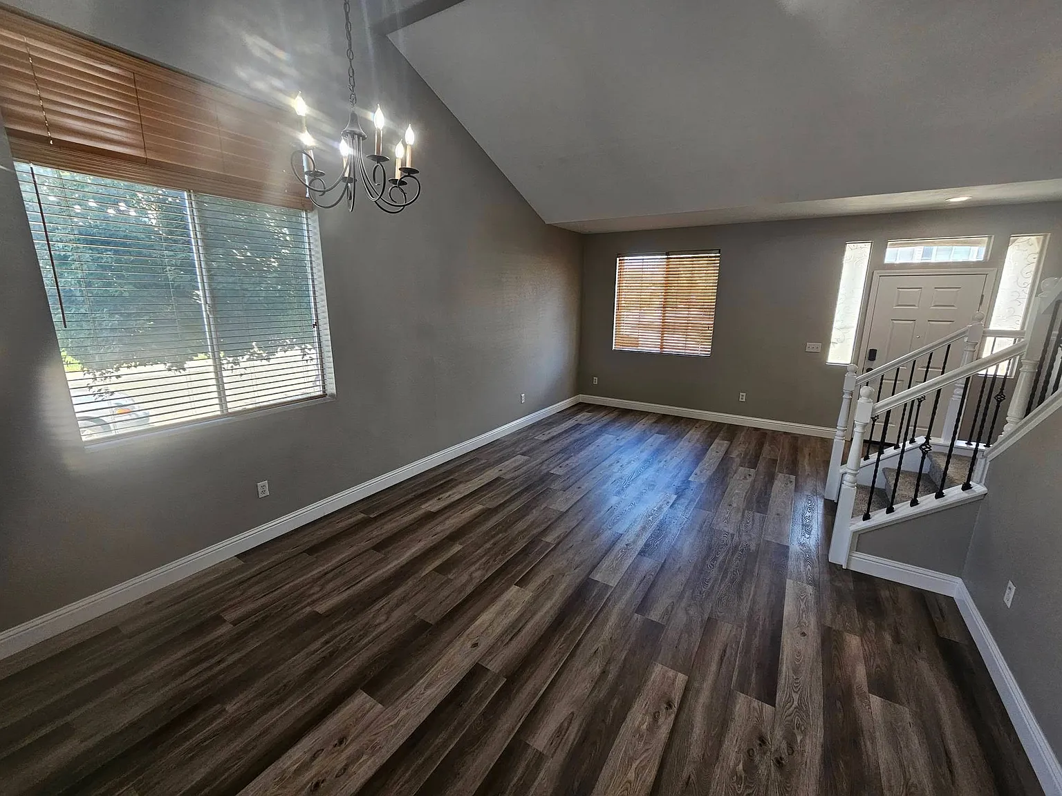 4 bed, 2022 sqft, $3,100 — Photo 4