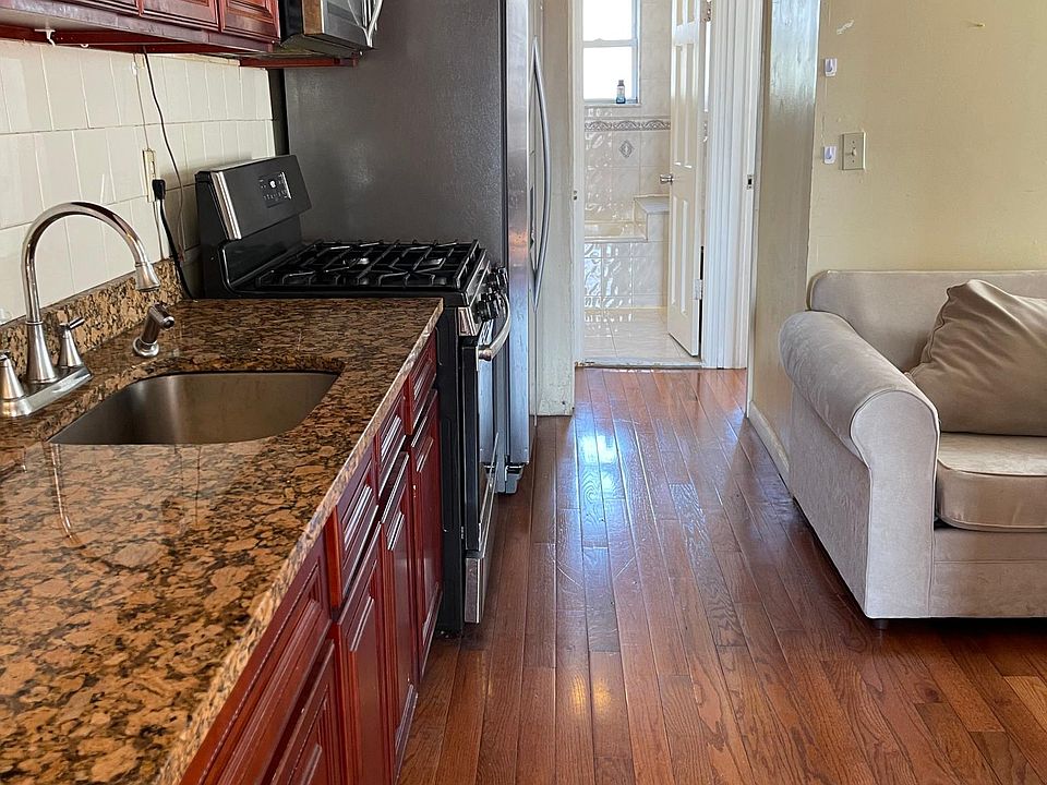 1st image of 10941 133rd St Floor 2