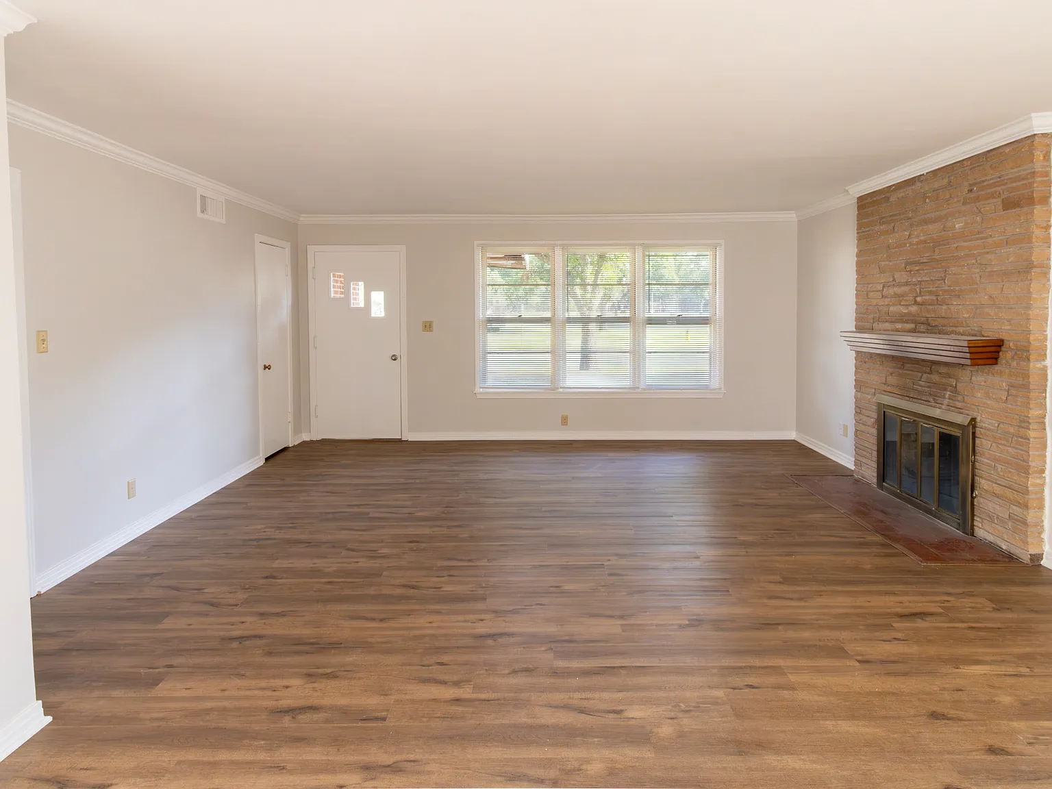 2400 Hampstead Lane - 1 — Photo 4
