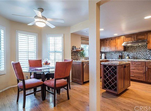 4th image of 20950 Oxnard St APT 30