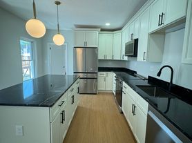 21 Everett Ave, Somerville, MA