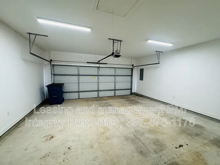 113 Oak Village Dr — Photo 29