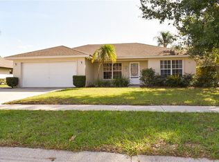 4953 Marsh Harbor Dr, Tavares, FL 32778