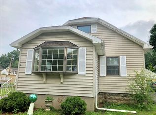 29 Castleford Rd, Rochester, NY 14616