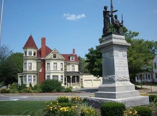 11 North St, Saco, ME 04072