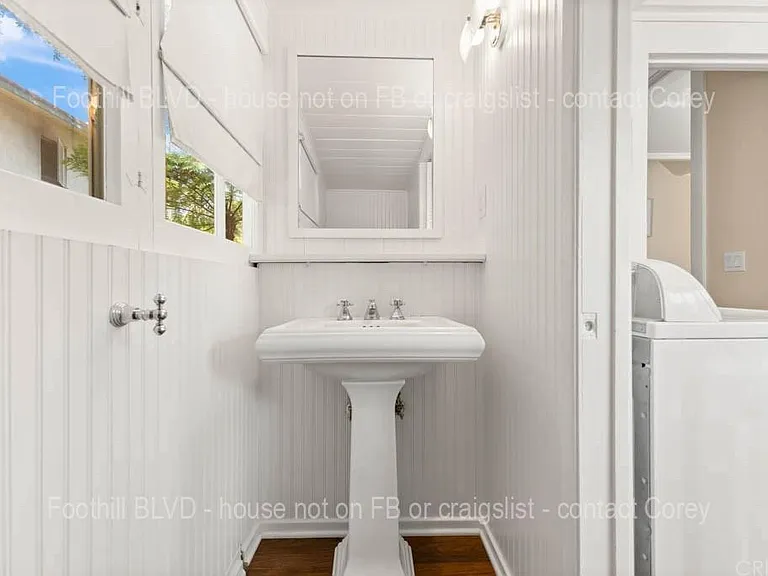 832 E Foothill Blvd — Photo 15
